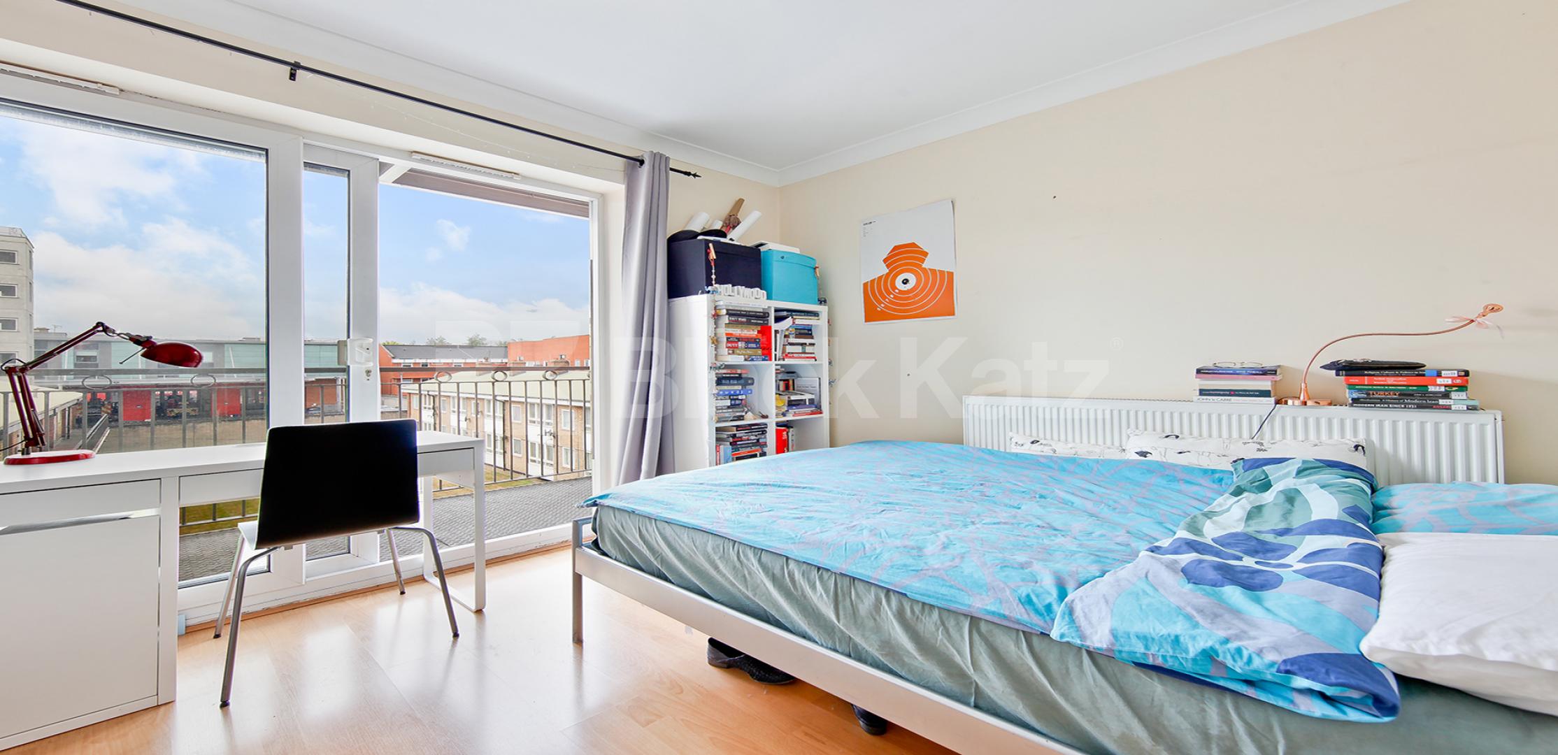 			UNDER OFFER , 3 Bedroom, 1 bath, 1 reception Apartment			 Windsor Court - Copers Road, Bermondsey